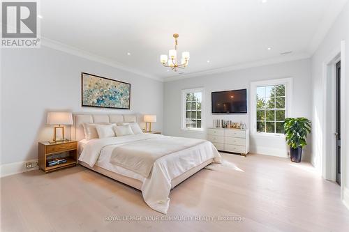 130 St. John'S Side Road E, Aurora, ON - Indoor Photo Showing Bedroom