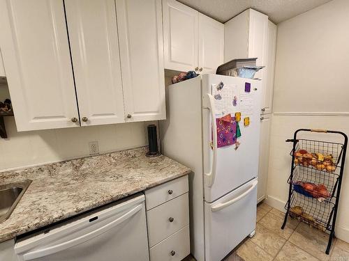 204-7450 Rupert St, Port Hardy, BC - Indoor Photo Showing Kitchen