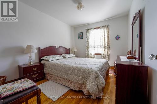 25 Holmesdale Crescent, Toronto, ON - Indoor Photo Showing Bedroom