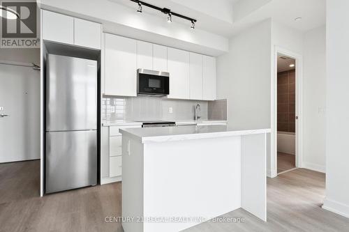 15 Ellerslie Avenue, Toronto, ON - Indoor Photo Showing Kitchen