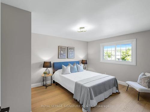 6962 Harris Rd, Mississauga, ON - Indoor Photo Showing Bedroom