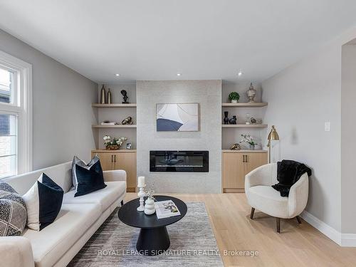 6962 Harris Rd, Mississauga, ON - Indoor Photo Showing Living Room With Fireplace