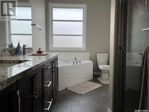 5024 Fairchild Road, Regina, SK - Indoor Photo Showing Bathroom