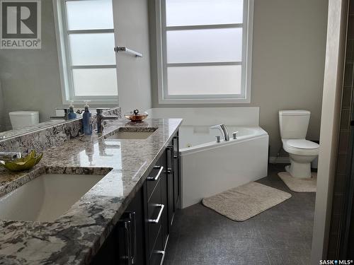 5024 Fairchild Road, Regina, SK - Indoor Photo Showing Bathroom