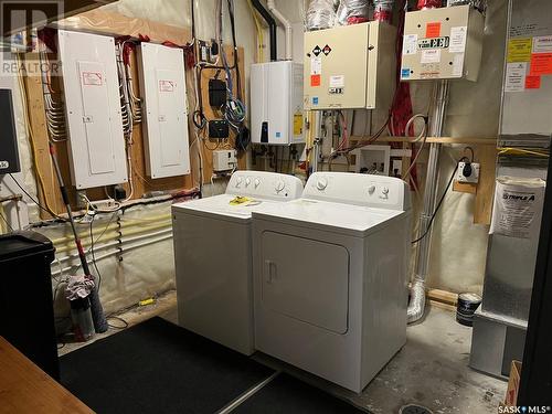 5024 Fairchild Road, Regina, SK - Indoor Photo Showing Laundry Room