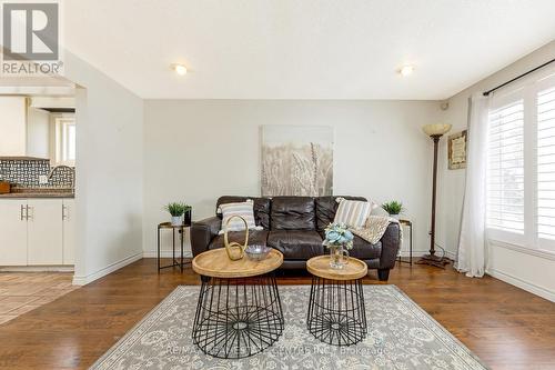 570 Halberstadt Circle, Cambridge, ON - Indoor Photo Showing Living Room