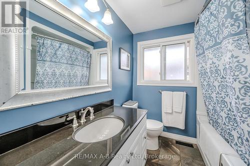 5 Shea Crescent, Kitchener, ON - Indoor Photo Showing Bathroom