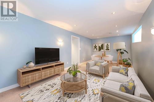 5 Shea Crescent, Kitchener, ON - Indoor Photo Showing Living Room