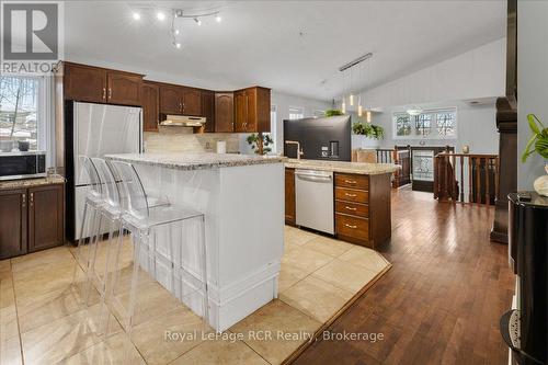 3 Wisteria Court, Kitchener, ON - Indoor Photo Showing Kitchen