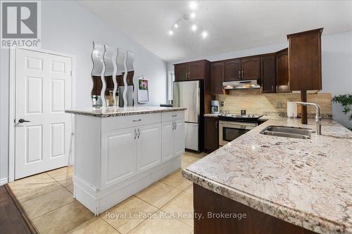 3 Wisteria Court, Kitchener, ON - Indoor Photo Showing Kitchen With Double Sink With Upgraded Kitchen