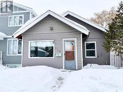 915 J AVENUE S  Saskatoon, SK S7L 2L1