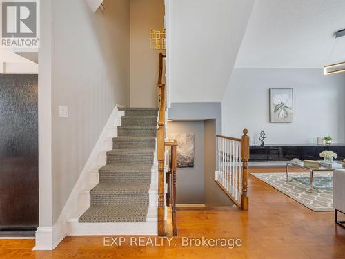 2342 Sutton Drive, Burlington, ON - Indoor Photo Showing Other Room