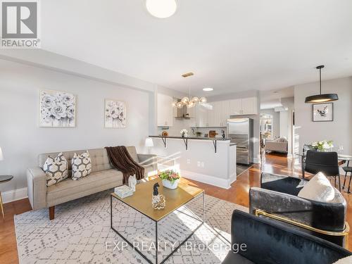 2342 Sutton Drive, Burlington, ON - Indoor Photo Showing Living Room