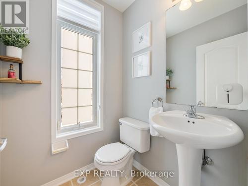 2342 Sutton Drive, Burlington, ON - Indoor Photo Showing Bathroom