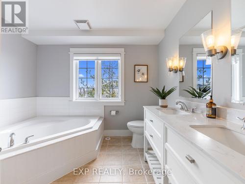 2342 Sutton Drive, Burlington, ON - Indoor Photo Showing Bathroom