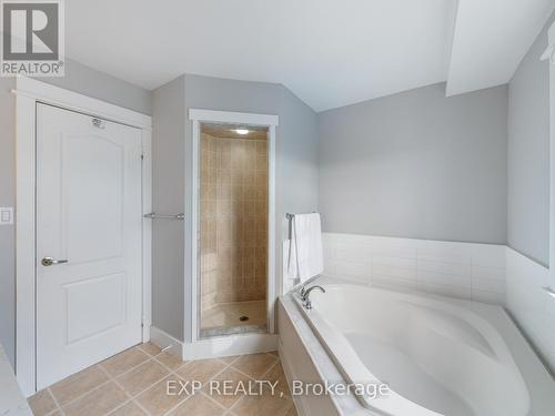 2342 Sutton Drive, Burlington, ON - Indoor Photo Showing Bathroom