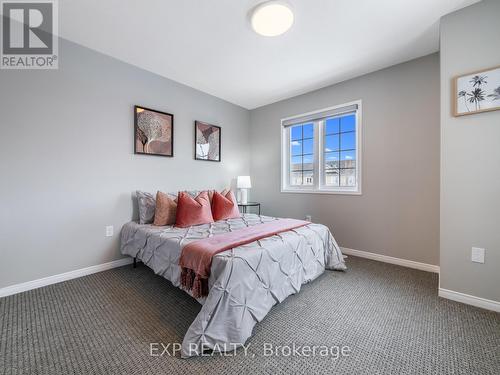 2342 Sutton Drive, Burlington, ON - Indoor Photo Showing Bedroom