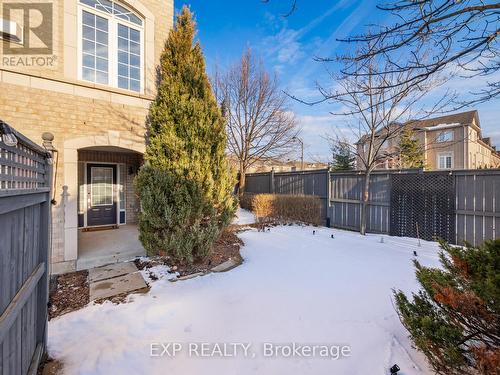 2342 Sutton Drive, Burlington, ON - Outdoor