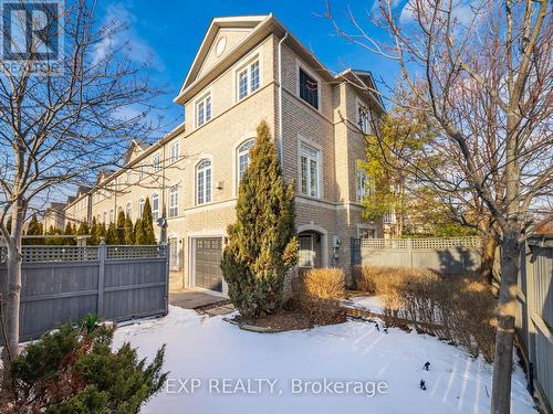 2342 Sutton Drive, Burlington, ON - Outdoor