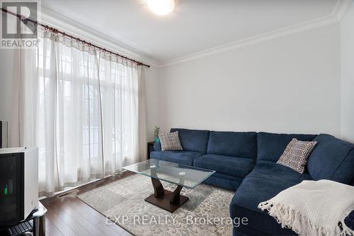 2328 Brayford Crescent, London, ON - Indoor Photo Showing Living Room