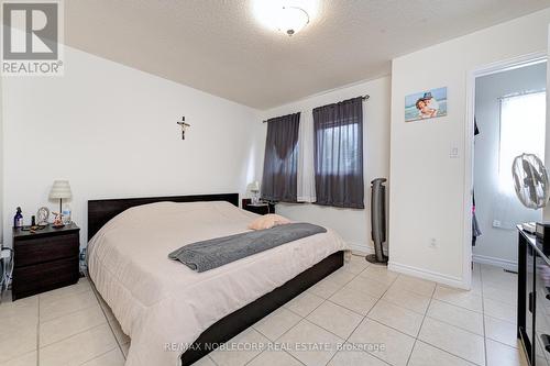 3925 Stoneham Way, Mississauga, ON - Indoor Photo Showing Bedroom