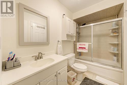 3925 Stoneham Way, Mississauga, ON - Indoor Photo Showing Bathroom