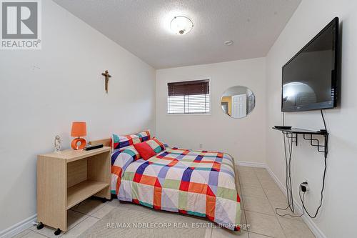 3925 Stoneham Way, Mississauga, ON - Indoor Photo Showing Bedroom