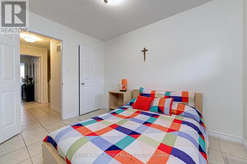 3925 Stoneham Way, Mississauga, ON - Indoor Photo Showing Bedroom