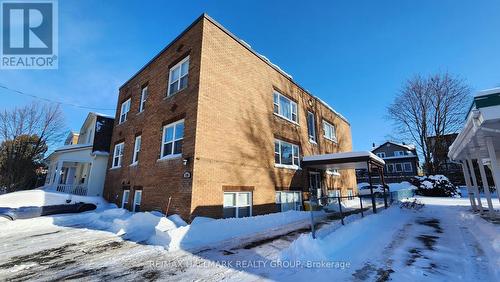 310 Byron Avenue, Ottawa, ON - Outdoor