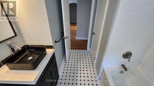 310 Byron Avenue, Ottawa, ON - Indoor Photo Showing Bathroom