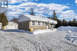 1007 BLAIR ROAD  Ottawa, ON K1J 7M9