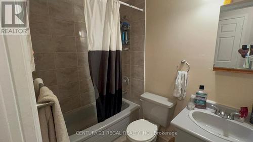 3364 Fenwick Crescent, Mississauga, ON - Indoor Photo Showing Bathroom