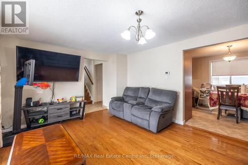 461 Strasburg Road, Kitchener, ON - Indoor Photo Showing Living Room