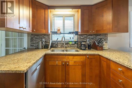 461 Strasburg Road, Kitchener, ON - Indoor Photo Showing Kitchen With Double Sink