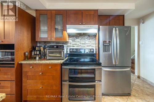 461 Strasburg Road, Kitchener, ON - Indoor Photo Showing Kitchen