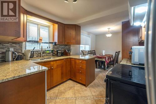 461 Strasburg Road, Kitchener, ON - Indoor Photo Showing Kitchen With Double Sink