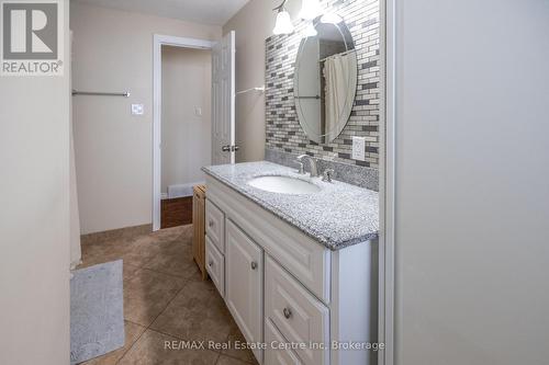 461 Strasburg Road, Kitchener, ON - Indoor Photo Showing Bathroom