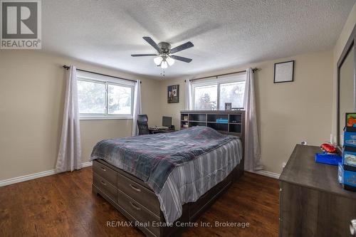 461 Strasburg Road, Kitchener, ON - Indoor Photo Showing Bedroom