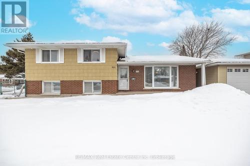 461 Strasburg Road, Kitchener, ON -  With Facade