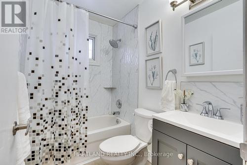 11 Maitland Avenue, Hamilton, ON - Indoor Photo Showing Bathroom