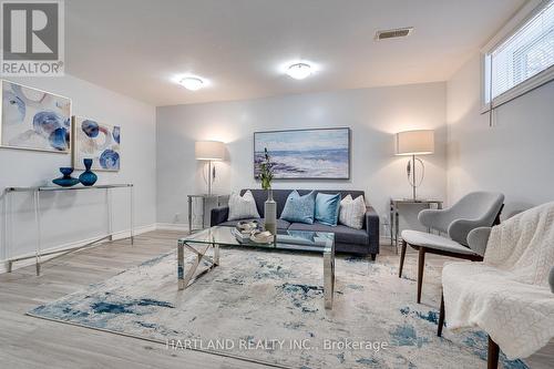 11 Maitland Avenue, Hamilton, ON - Indoor Photo Showing Living Room