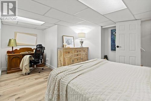 346 East 28Th Street, Hamilton, ON - Indoor Photo Showing Bedroom