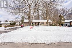 335 GOODRAM DRIVE S  Burlington, ON L7L 2J9