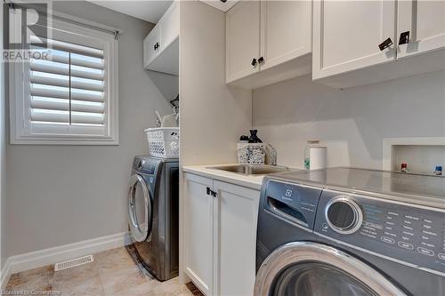 7 Jacob Gingrich Drive, Kitchener, ON - Indoor Photo Showing Laundry Room