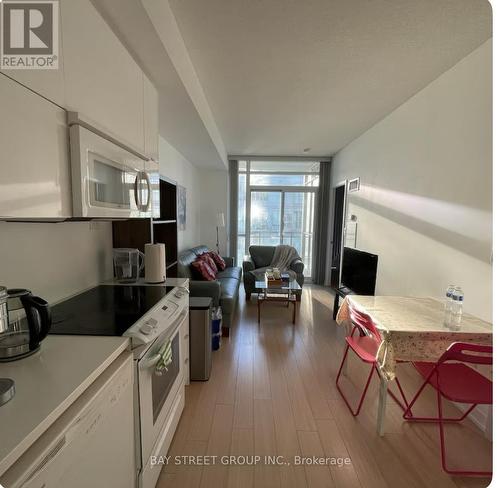 4303 - 21 Iceboat Terrace, Toronto, ON - Indoor Photo Showing Kitchen