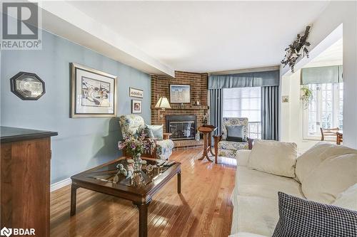 4198 Treetop Crescent, Mississauga, ON - Indoor Photo Showing Living Room With Fireplace