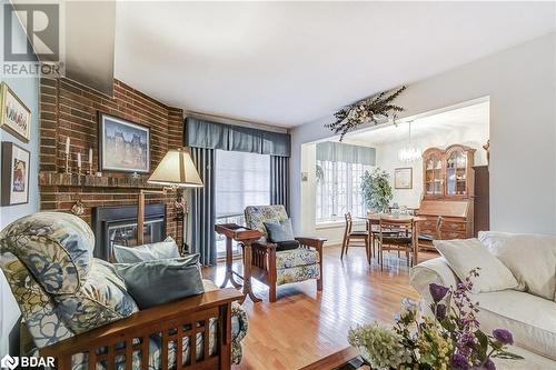 4198 Treetop Crescent, Mississauga, ON - Indoor Photo Showing Living Room With Fireplace