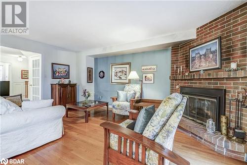 4198 Treetop Crescent, Mississauga, ON - Indoor Photo Showing Living Room With Fireplace