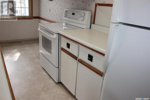 1241 Cameron Street, Regina, SK - Indoor Photo Showing Kitchen