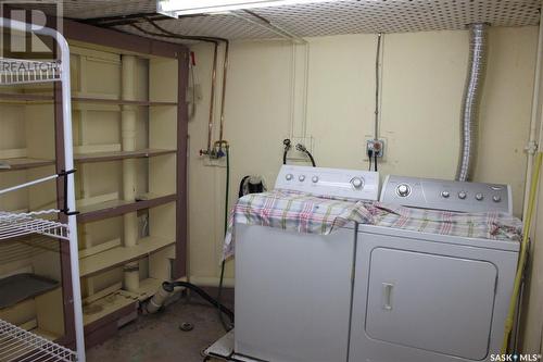 1241 Cameron Street, Regina, SK - Indoor Photo Showing Laundry Room